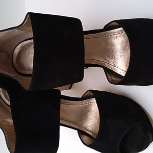 8 | BCBGMAXAZRIA | Platform 👠